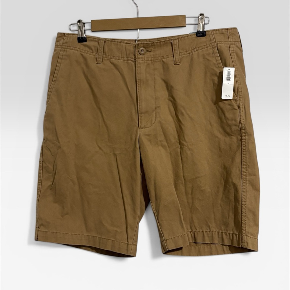 Old Navy Men's Flat Front Shorts in Tan Brown